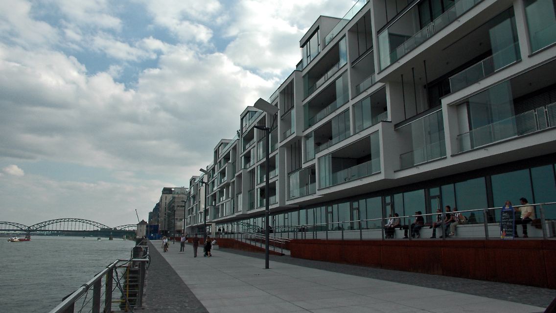 Der Rheinauhafen in Köln ist zur Touristenattraktion geworden. Bei Führungen geht es in zwei Stunden durch den autofreien Stadtteil.