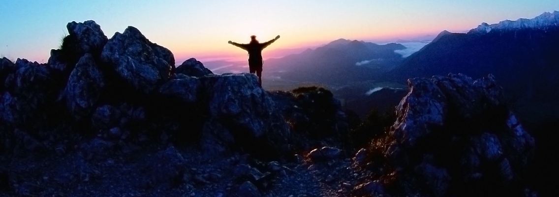 Weit weg vom Stress - in den Ammergauer Alpen beginnt die Entspannung mit dem Sonnenaufgang.