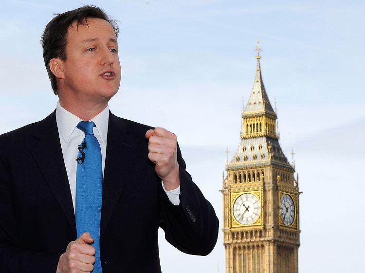 Cameron öffnete die Konservativen zur Mitte und machte sie damit für jene Wählerschichten attraktiv, die Blair und seine "New Labour" angezogen hatten.