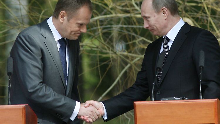 Tusk und Putin wollen gemeinsam nach neuen Wegen suchen.