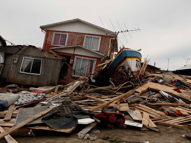 Das Erdbeben in Chile und der dadurch hervorgerufene Tsunami zerstörte zahlreiche Häuser.