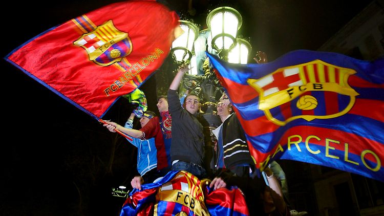 In Barcelona feierten die Fans den Sieg im "Clasico" wie die Meisterschaft.