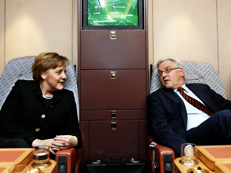 Merkel und ihr ehemaliger Vize Frank-Walter Steinmeier saßen auch schon gemeinsam im Flieger.