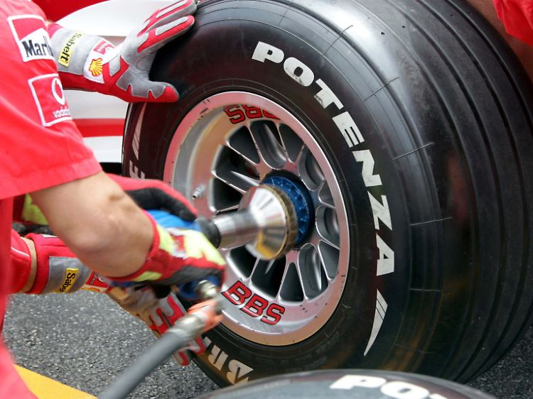 Der Reifenwechsel bei Formel-1-Rennen sollte nicht länger als drei bis vier Sekunden dauern.