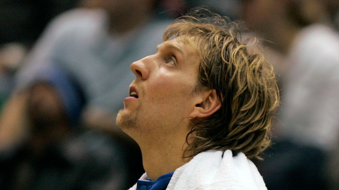 Noch bleiben Nowitzki einige Anläufe - Zeit hat er dennnoch nicht zu verlieren.