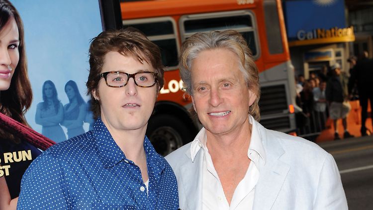 Michael Douglas und sein Sohn Cameron bei einer Filmpremiere in Hollywood im April 2009.