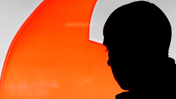 Schattenmann? Lewis Hamilton konnte seiner Favoritenrolle bisher nur bedingt gerecht werden.