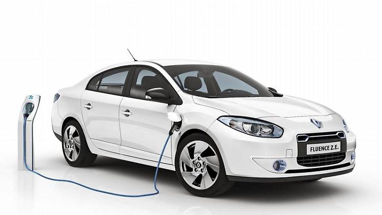 Eine Karosserie-Verlängerung schafft Platz für die Batterie: das Elektromodell Fluence Z.E. von Renault.