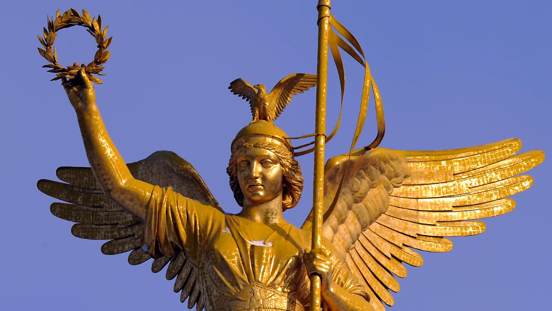 Die Siegesgöttin Viktoria auf der Siegessäule in Berlin wird im Volksmund auch "Goldelse" genannt.