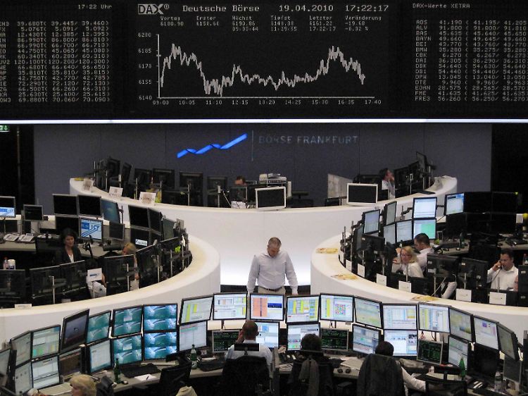 Die Welt am Abend des 19. April 2010, von Frankfurt aus betrachtet: Nach einem bewegten Vormittag kam erst weit in der zweiten Tageshälfte wieder Schwung in das Geschehen.