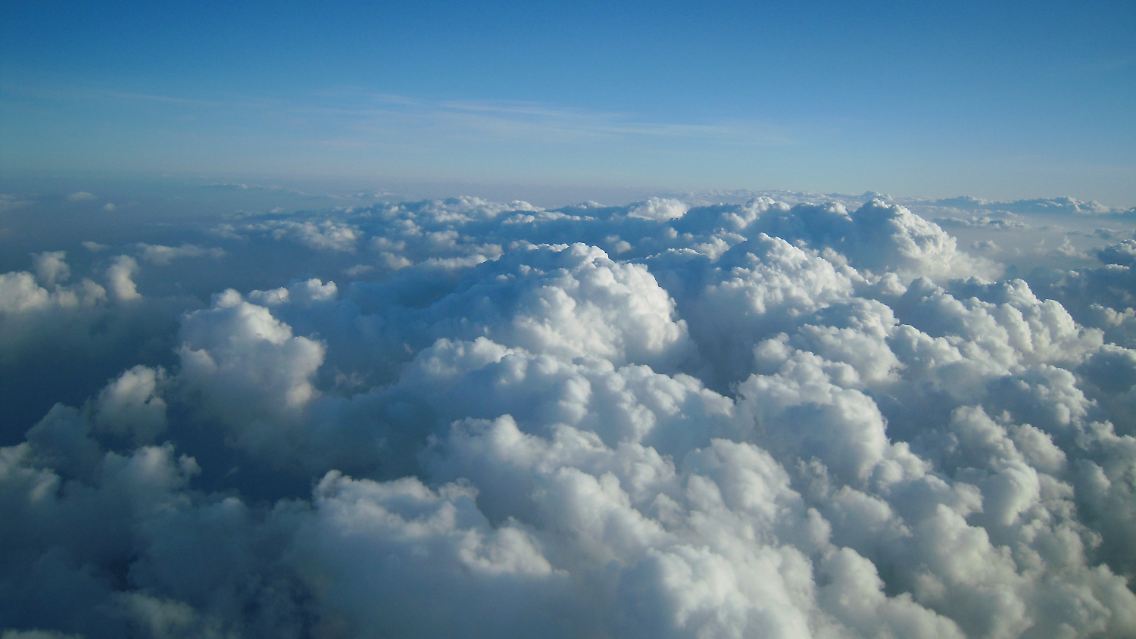 Die Vulkanwolke besteht – anders als eine Regenwolke – nicht aus Wassertröpfchen.