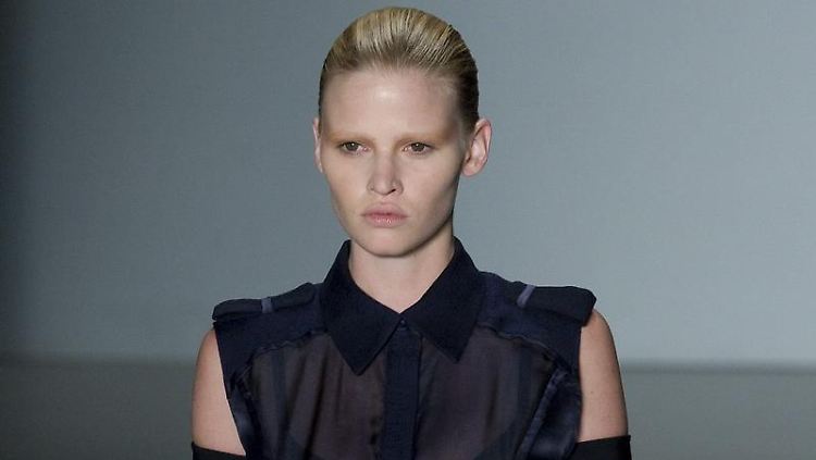 Sie hat's wieder im Griff: Lara Stone.
