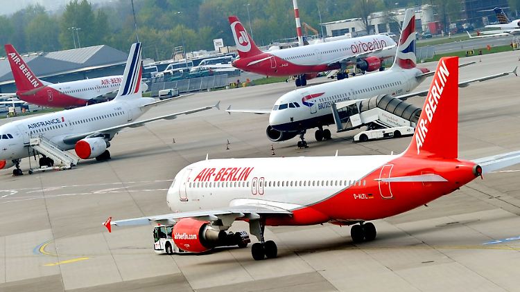 Am Boden: Die Fluggesellschaft rechnet mit einem Schaden in zweistelliger Millionenhöhe durch die Flugausfälle.