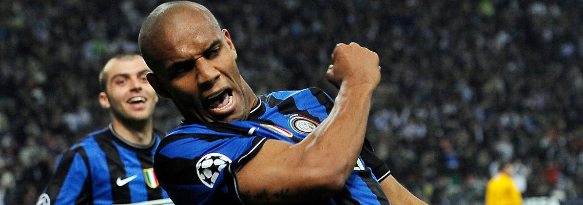 Der zweite Streich: Der Brasilianer Douglas Sisenando, genannt Maicon, freut sich darüber, dass er soeben das 2:1 für Inter Mailand geschossen hat.