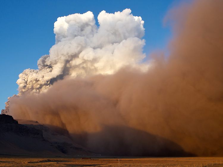 Der isländische Vulkan Eyafjallajökull legte mit seinem Ausbruch den europäischen Luftverkehr lahm.