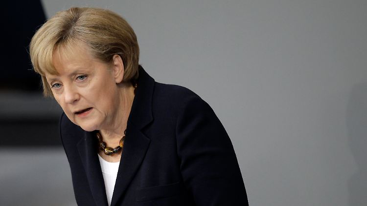 "Wir können von unseren Soldaten nicht Tapferkeit erwarten, wenn uns selbst der Mut fehlt, uns zu dem zu bekennen, was wir beschlossenen haben", sagt Merkel.