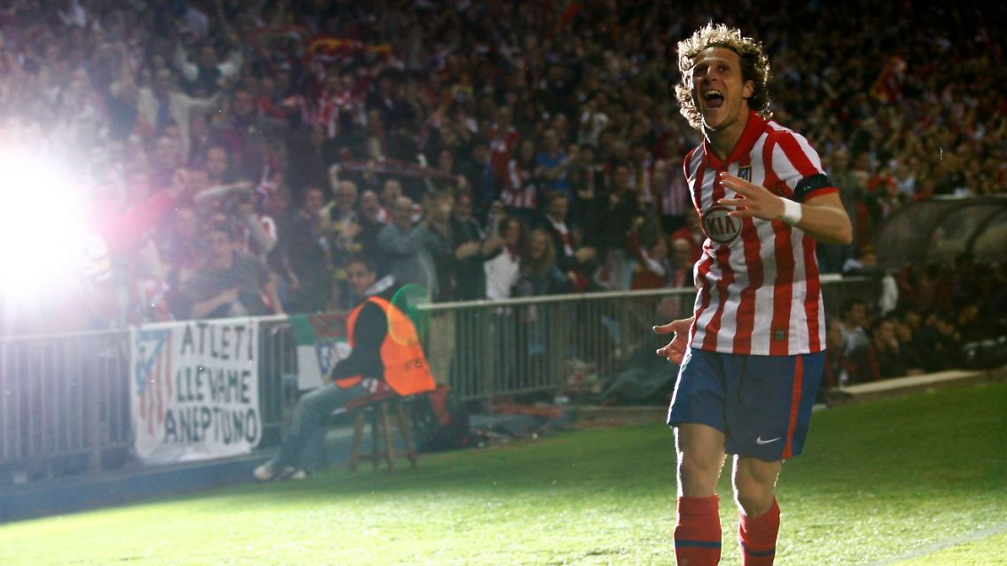 Mann des Spiels: Diego Forlan schoss Atletico zum Heimsieg.