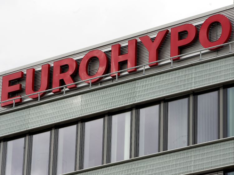 Zentrale in Eschborn bei Frankfurt: Die Eurohypo kümmert sich um Immobilienkredite, Public Finance und Refinanzierungen.