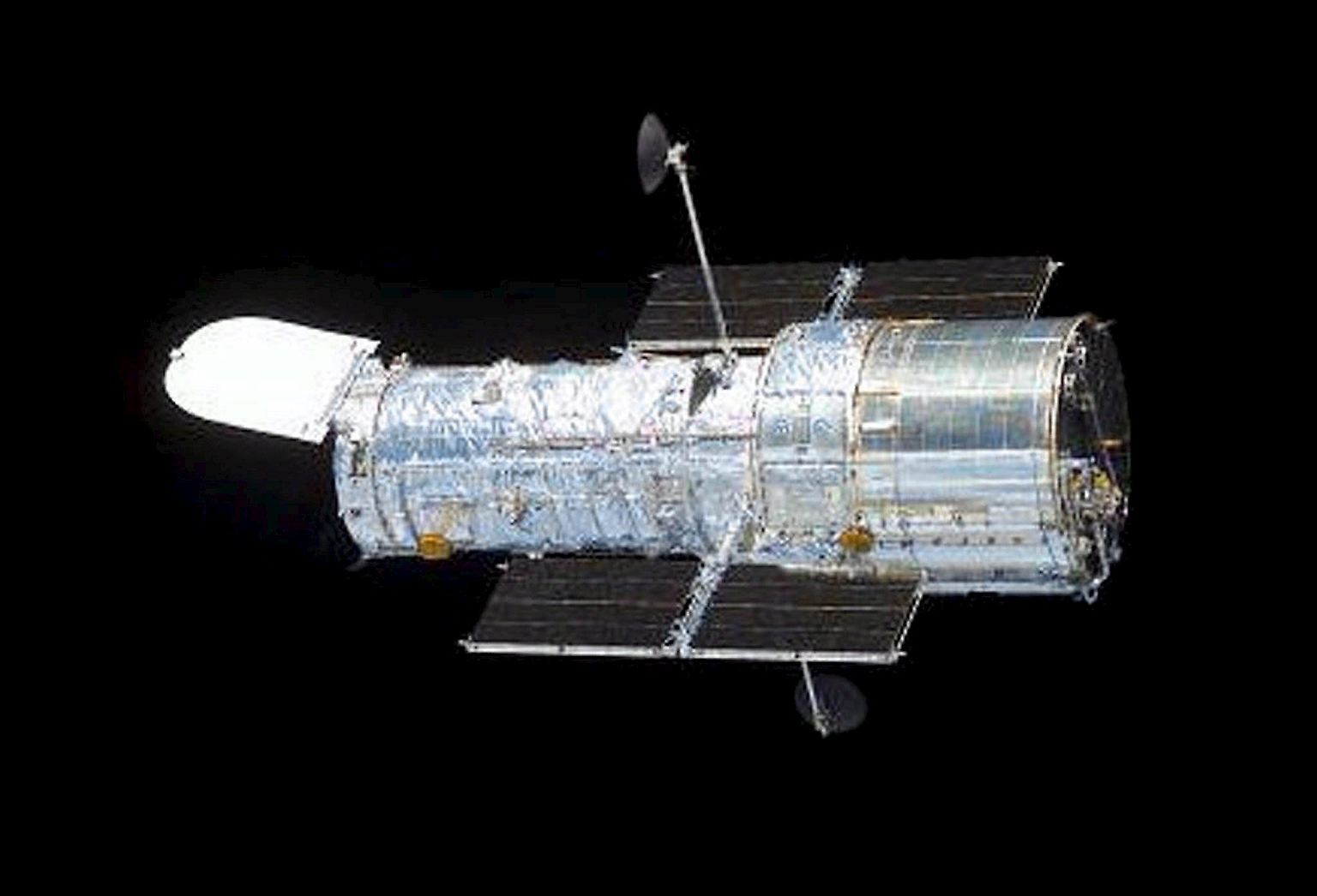 Am 24. April 1990 wurde das Weltraumteleskop "Hubble" an Bord der US-amerikanischen Weltraumfähre "Discovery" ins All geschossen, um einen Tag später im Orbit ausgesetzt zu werden.