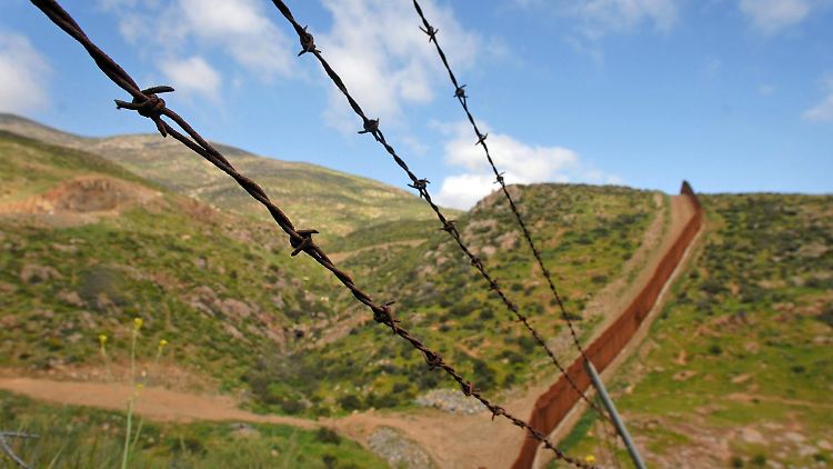 Ein 1000 Kilometer langer Grenzzaun soll Mexikaner davon abhalten, illegal in die USA zu kommen.