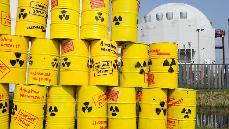 Kurz vor dem 24. Jahrestag der Reaktorkatastrophe von Tschernobyl mobilisieren sich Atomkraftgegner aus allen Schichten der Gesellschaft.