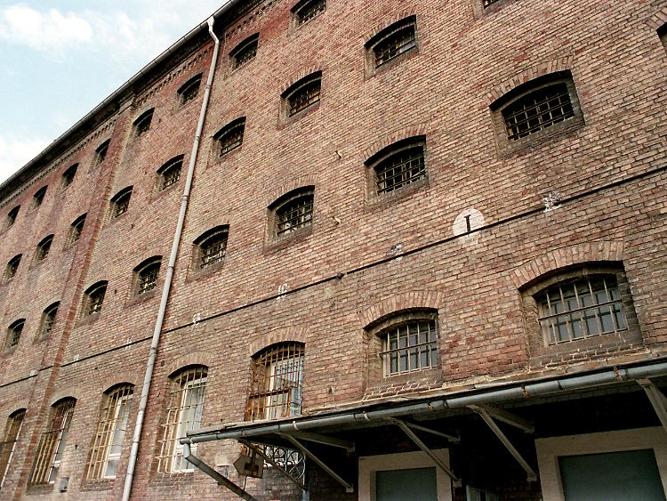 Im Gefängnis Waldheim fanden im Frühjahr 1950 die berüchtigten Waldheimer Prozesse statt, ...