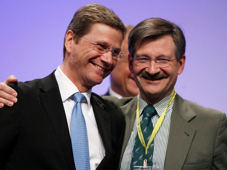 Hilfen für Griechenland wird die FDP mittragen - nicht jedoch die Verantwortung dafür. Im Bild FDP-Chef Westerwelle und Finanzexperte Solms.