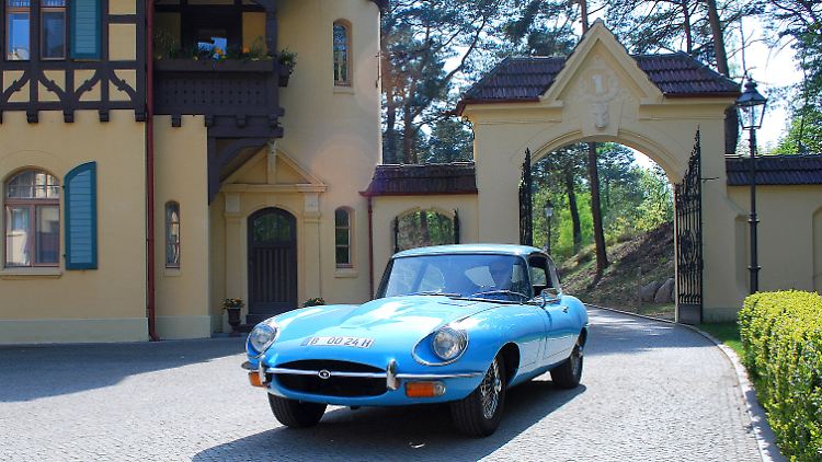 Die Autos der Serie II, wie dieser E-Type aus dem jahr 1970, werden zu Preisen ab 20.000 Euro gehandelt.