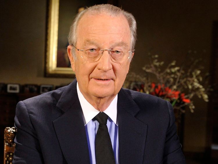 König Albert II. macht den Weg für Neuwahlen frei.