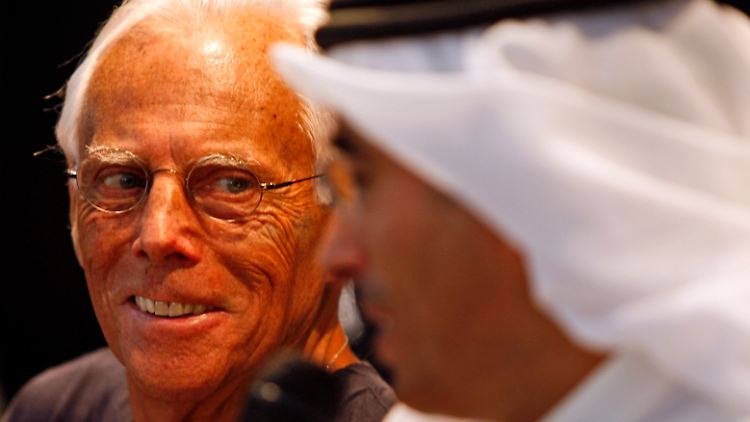 Giorgio Armani eröffnet sein erstes Hotel. 