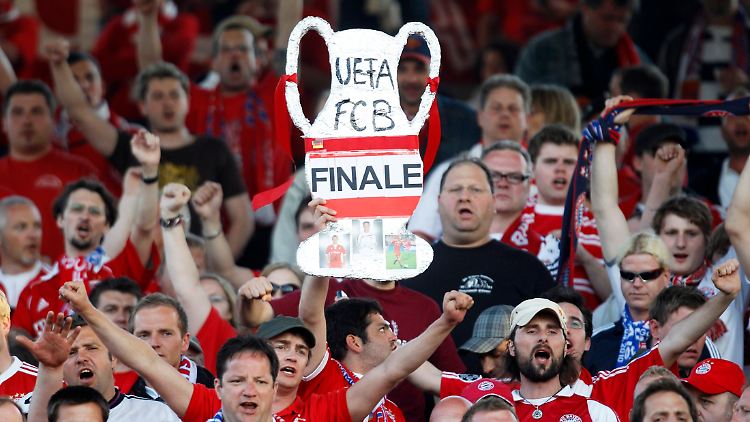 Die Bayern-Fans träumen vom fünften großen Cup.