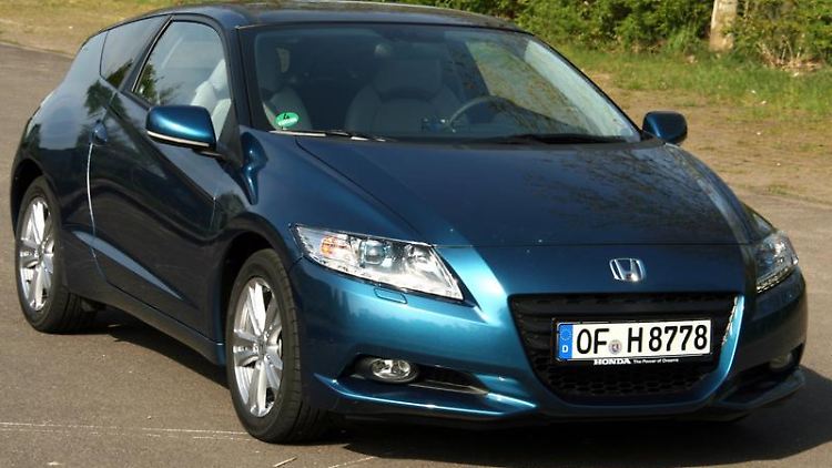 Hybridantrieb in Kombination mit sportlichem Design: Der Honda CR-Z kommt im Juni zu den Händlern.