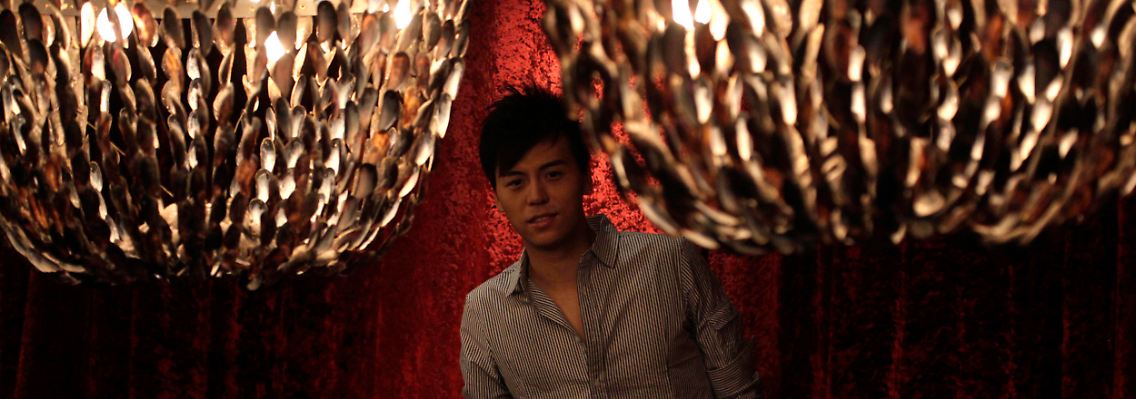 In China gibt es mittlerweile sogar eine Mr-Gay-Wahl: Hier posiert Andrew Muyi. (Archivbild vom 14.01.2010)