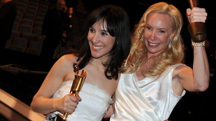 Sibel Kekilli und Feo Aladag kommen aus dem Jubeln gar nicht mehr raus.