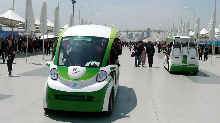 Abgase gibt es nicht: Auf dem Gelände der Weltausstellung Expo in Shanghai wird nur mit elektrischem Antrieb gefahren.