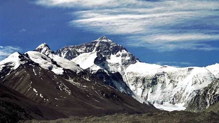 Der höchste Berg der Welt ist der Mount Everest. Er ist 8848 Meter hoch.