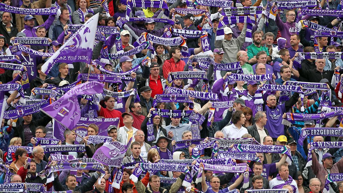 Nach zwei Jahren können sich die Fans von Aue auf die Rückkehr ins zweite Oberhaus freuen.
