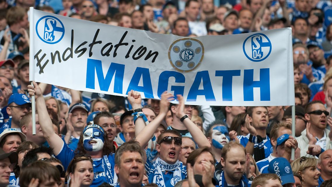 Sie haben sich damit abgefunden: In Gelsenkirchen feiern sie jetzt Platz zwei einfach wie eine Meisterschaft.