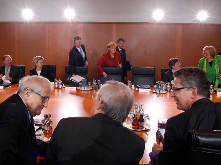 Sondersitzung des Kabinetts: Nach der Einigung zwischen Griechenland, EU-Kommission, IWF und EZB muss es jetzt schnell gehen.