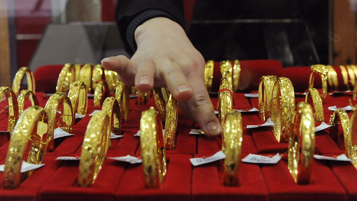 Gold bleibt bei Investoren beliebt.