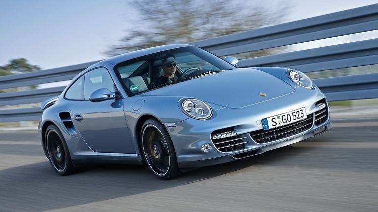 Eine Schippe mehr: Der Porsche 911 Turbo S bringt 30 PS mehr mit.