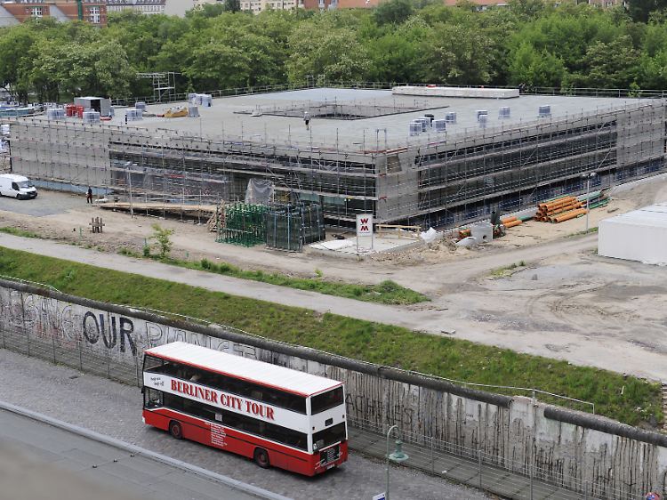 Im Mai 2009 wurde Richtfest an der Niederkirchner Straße in Berlin-Kreuzberg gefeiert.