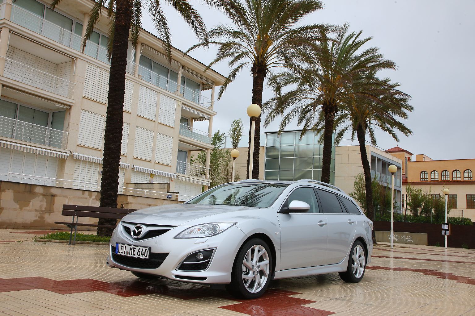 Neuer Auftritt, alte Stärken: Mit einer Überarbeitung will Mazda sein Flaggschiff in der Mittelklasse, das Modell 6, stärken. 