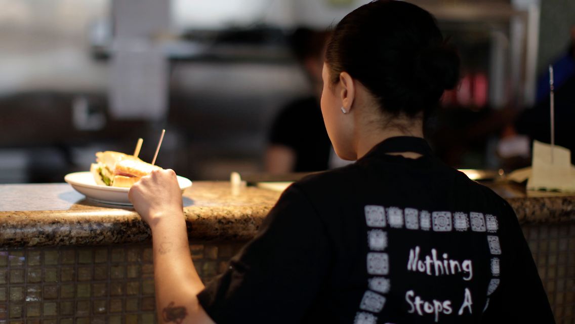 Die meisten neuen Stellen wurden in Dienstleistungsberufen wie der Gastronomie geschaffen.
