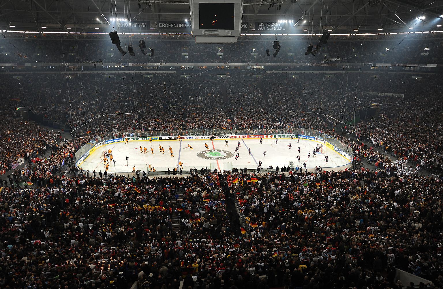 Vor der Eishockey-Weltmeisterschaft in Deutschland schien klar: Das Auftaktspiel vor Weltrekordkulisse im Fußballstadion Gelsenkirchen wird der Höhepunkt aus deutscher Sicht.