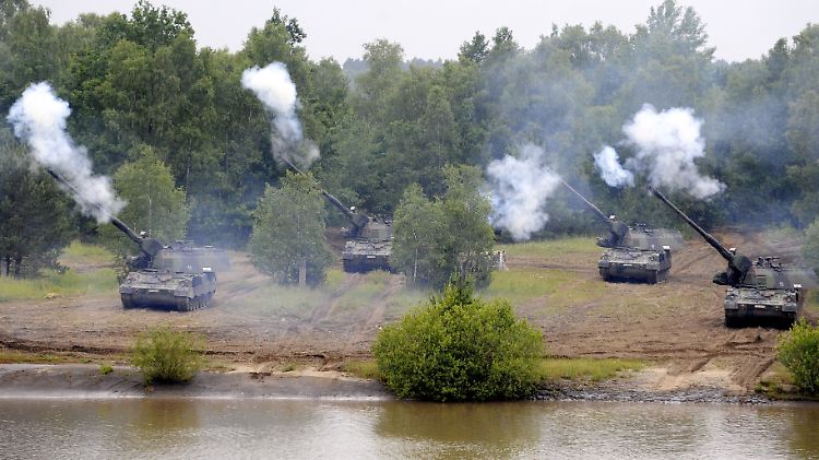 Die Bundeswehr in Afghanistan soll auch mit Panzerhaubitzen ausgerüstet werden.