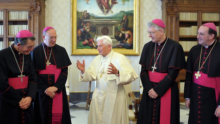Der Papst hatte keine andere Wahl. Er musste Mixa fallen lassen.