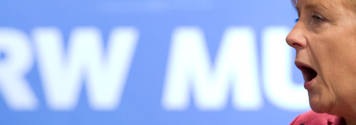 Die Kanzlerin ging mit einer neuen Variante der Rote-Socken-Kampagne ins Wahlkampffinale.