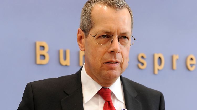Bei der Vorlage des Wehrberichts 2009 zeichnete Robbe ein schlimmes Bild der Bundeswehr.