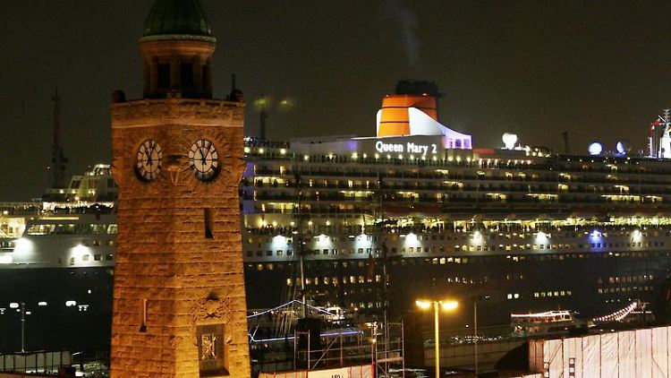 So oft wie nie zuvor in einem Jahr wird die "Queen Mary 2" im kommenden Jahr die Hansestadt ansteuern.